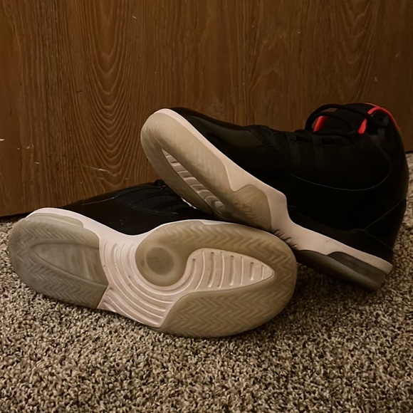 Air Jordan 11 (XI) unisex - Picture 3 of 8